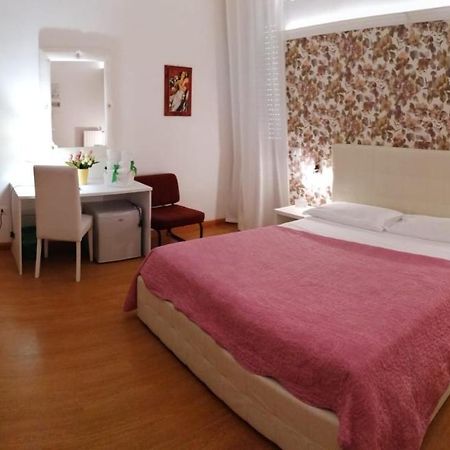 B&B Abatjour - Ambiente Sanificato - Test Antilegionella Assolto Фоджа Екстериор снимка
