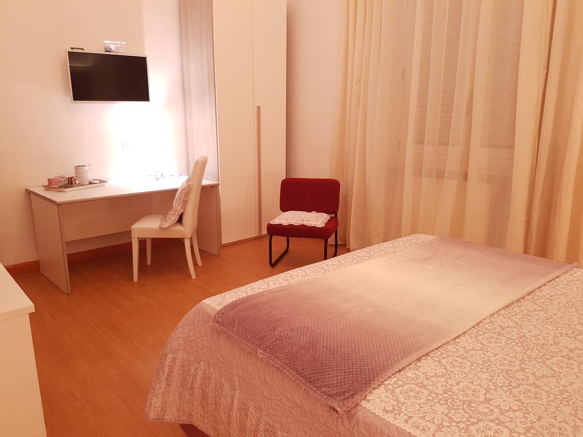 B&B Abatjour - Ambiente Sanificato - Test Antilegionella Assolto Фоджа Екстериор снимка