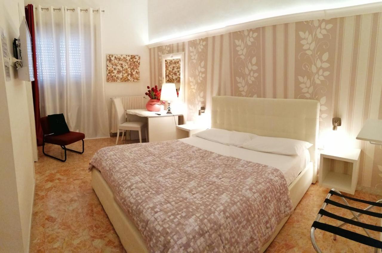 B&B Abatjour - Ambiente Sanificato - Test Antilegionella Assolto Фоджа Екстериор снимка